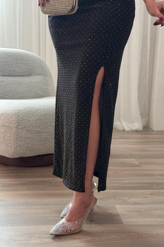 فستان ميتالك ذهبي بفصوص