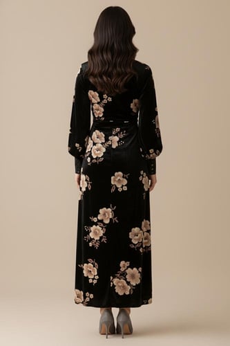 فستان مخملي درابية بطبعة زهور