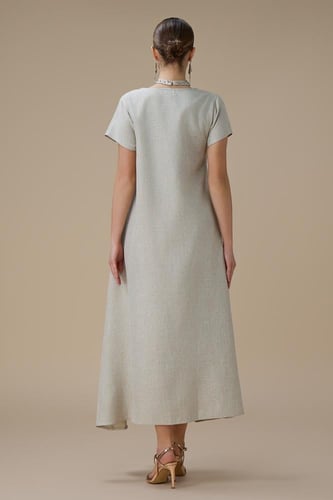 جلابية طويلة بيج بياقة v متقاطعة