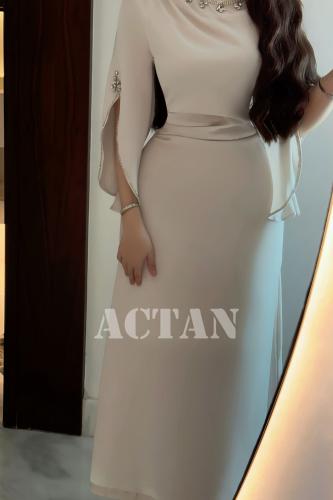 فستان درابية مزين بكريستال لون بيج