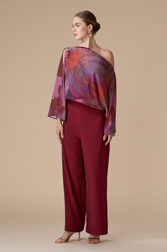 جمبسوت عنابي مع طبقة شيفون مطبوعة