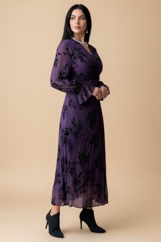 فستان ماكسي بطبعة ورق شجر وكسرات من الجانب