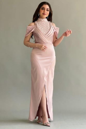 فستان سهره ماكسي بياقه مطرزه لون بنك