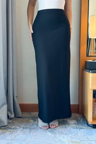 تنورة طويلة كلاسيكية لون اسود