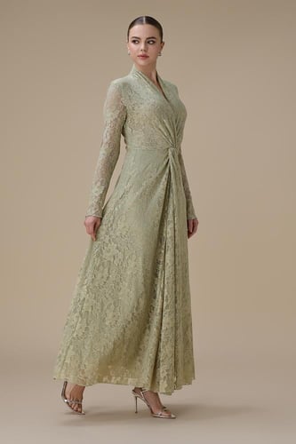 فستان اخضر فاتح طويل دانتيل