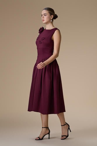 فستان برغندي ميدي بدون اكمام