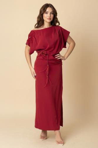 فستان ماكسي بكتف مزين بورد لون احمر