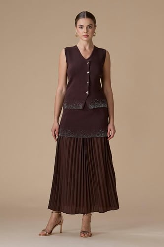 طقم بني بليسيه بدون اكمام