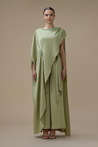 جمبسوت من قطعتين اخضر بتصميم كاب مطرز