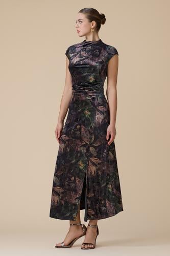 فستان مخمل مشجر بأكمام قصيرة