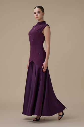 فستان بنفسجي طويل ساتان بكريستالات