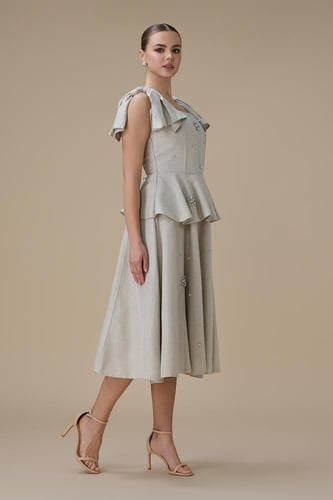 فستان قصير بيج بكشكش وتطريز كريستالي