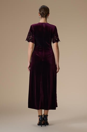 فستان عنابي ميدي مخمل