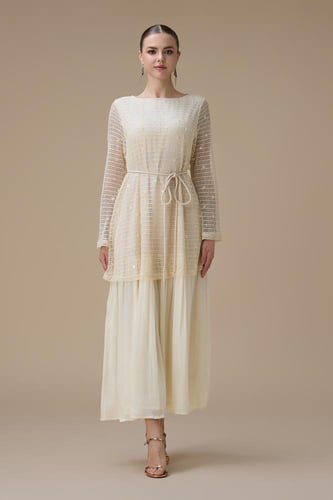 فستان طويل سكري بطبقتين مع حزام أنيق