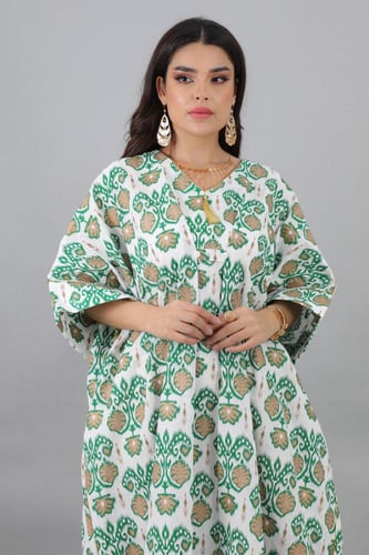 جلابيه بتصميم فراشه بطبعات لون اخضر