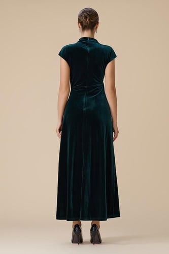 فستان اخضر مخمل ماكسي