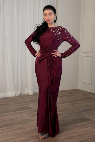 فستان ماكسي بعقدة على الخصر