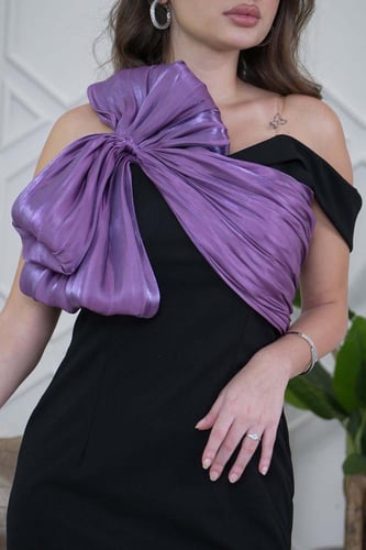 فستان ماكسي كلاسيك بقصة ضيقة بفيونكة درابية لون اس...