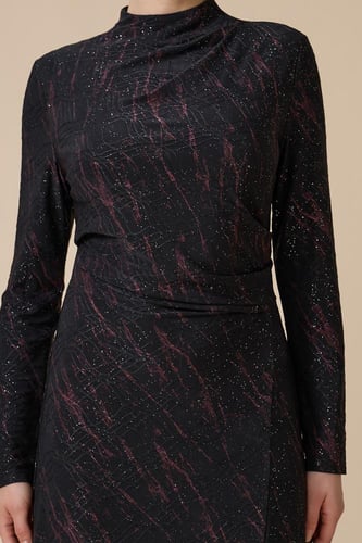 فستان اسود طويل بأكمام طويلة