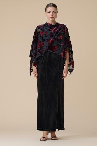 فستان اسود طويل بتوب مزين بالورود