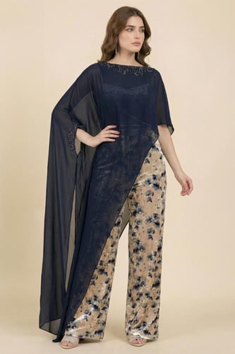 جمبسوت مخملي بطبعة زهور بوشاح كامل