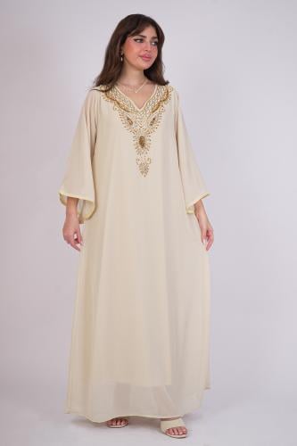 جلابية ماكسي بياقة مزينة بفصوص لون بيج