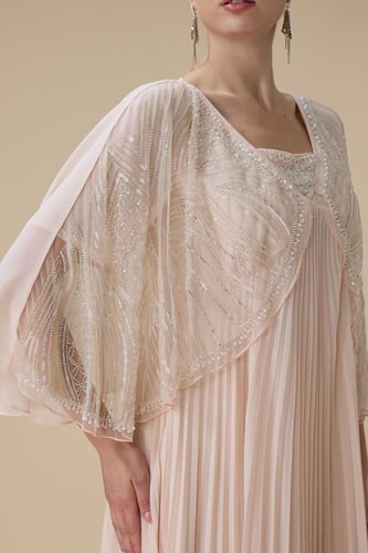 جلابية أنيقة وردي بليسيه وطبقة مطرزة