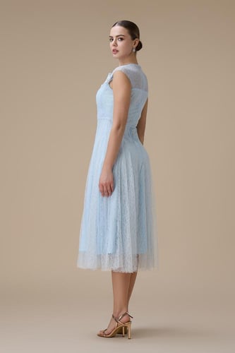 فستان ميدي أزرق فاتح دانتيل