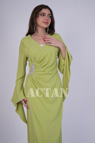 فستان درابيه مزين بفصوص لون اخضر