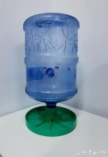 A base, pitcher, watering, middle