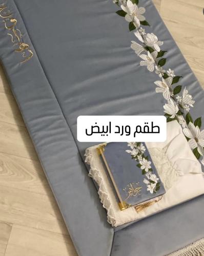 طقم ورد ابيض ٢