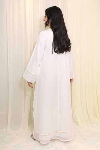 جلابية راقية بتطريز أنيق للمناسبات