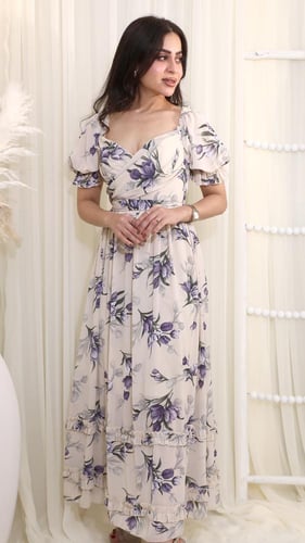 فستان زهور سكري بأكمام منفوشة