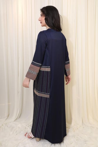 جلابية كحليه بتطريز تقليدي وتصميم أنيق