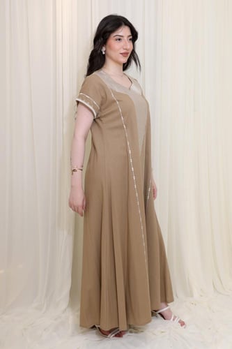 جلابية بني بتطريز فاخر