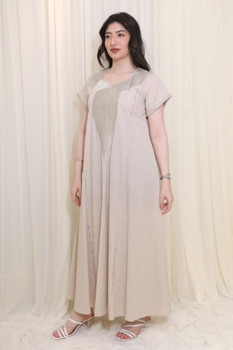 جلابية بيج فاتح بتطريز فاخر