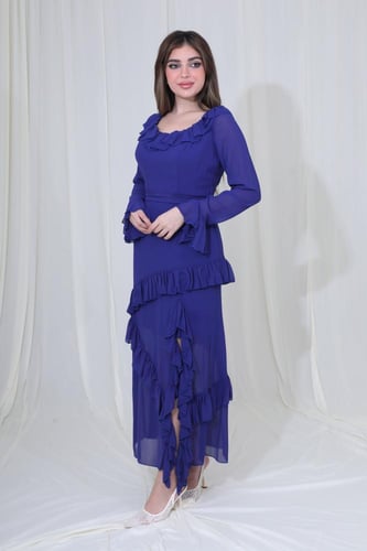 فستان طويل بكسرات وكشكشة ناعمة لإطلالة أنثوية جذاب...