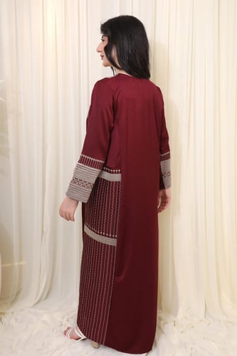 جلابية عوديه بتطريز تقليدي وتصميم أنيق