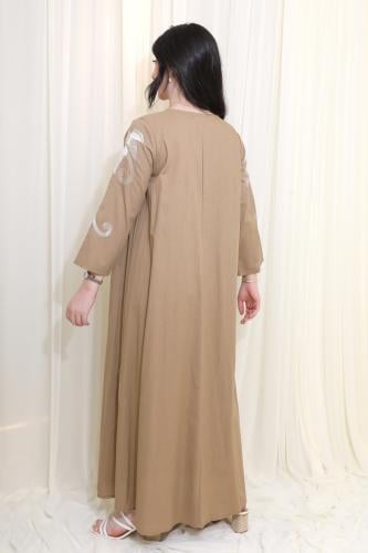 جلابية أنيقة بتطريز فخم