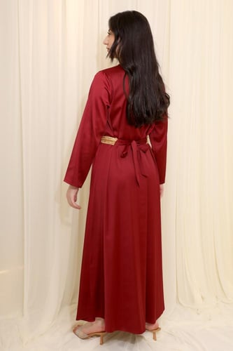 جلابية ملكية بتطريز فاخر وأناقة شرقية