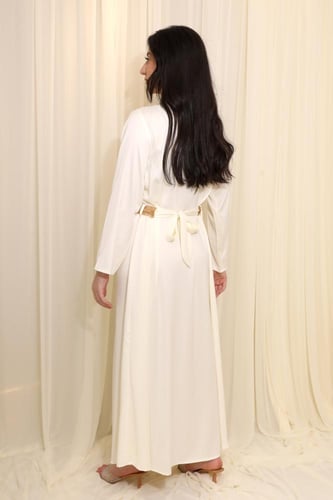 جلابية ملكية بتطريز فاخر وأناقة شرقية