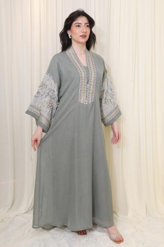 جلابية أنيقة بأكمام مطرزة لمظهر فاخر