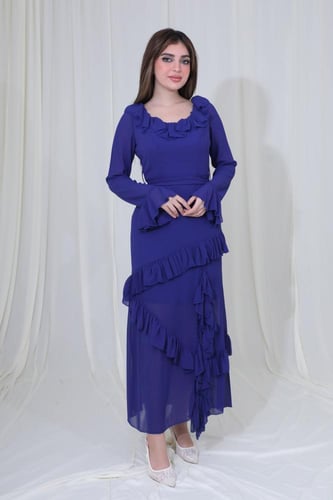 فستان طويل بكسرات وكشكشة ناعمة لإطلالة أنثوية جذاب...