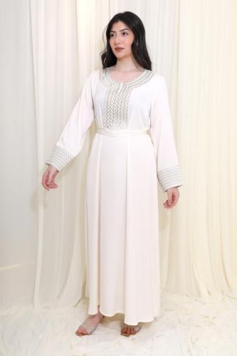 جلابية سكريه بتطريز فضي وتصميم أنيق