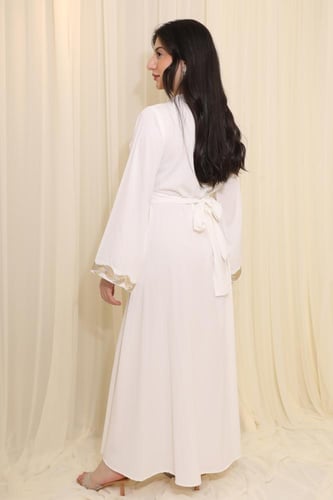 جلابية ملكية بتفاصيل تطريز أنيقة