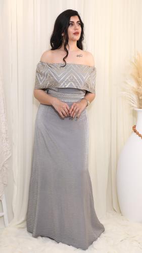 جلابية راقية بأكتاف مكشوفة وتصميم عصري