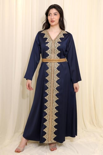 جلابية ملكية بتطريز فاخر وأناقة شرقية