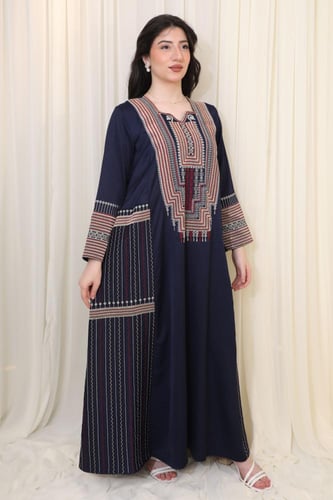 جلابية كحليه بتطريز تقليدي وتصميم أنيق