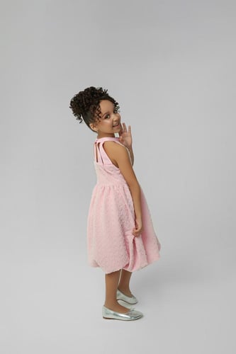 فستان بقصة البالون مع شرائط خلفية