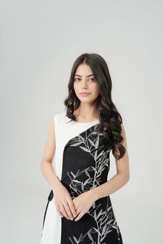 فستان برداء جانبي